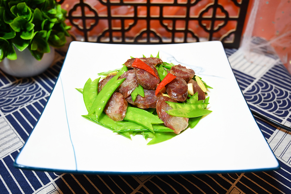 牛肉香肠炒荷兰豆.JPG